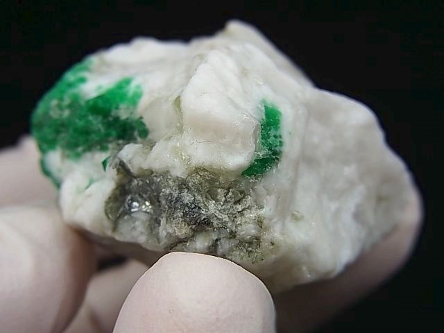 画像: アフガニスタン産パンジシール・エメラルド原石 58.2g