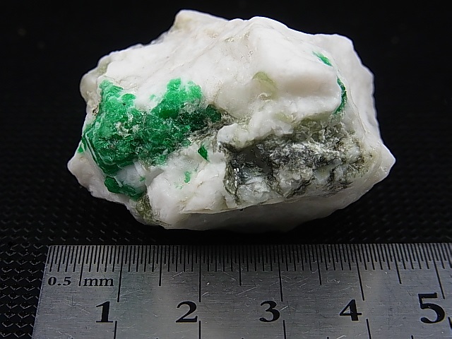 画像: アフガニスタン産パンジシール・エメラルド原石 58.2g