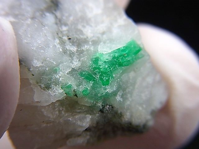 画像2: アフガニスタン産パンジシール・エメラルド原石 5.6g