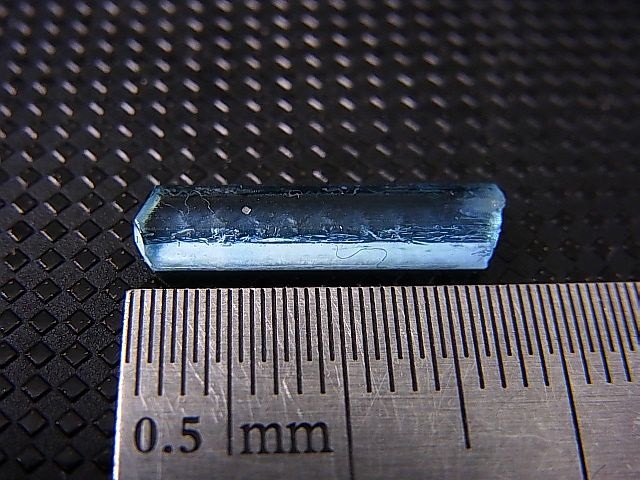 画像: ジェムグレード宝石需要品質：ベトナム産アクアマリン柱状結晶原石 2.1カラット