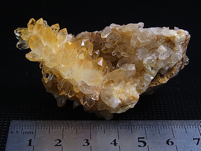 画像: ベトナム・Bac Kan省産ゴールデンヒーラー水晶クラスター（オーラ被膜あり） 59.1g