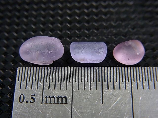 画像: ベトナムLuc Yen産シルキーホワイト（カラーレス）サファイア原石（自然研磨） 3点セット トータル 3.3カラット