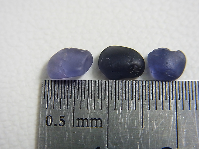画像: ベトナムLuc Yen産ブルーサファイア原石（自然研磨） 3点セット トータル 3.2カラット