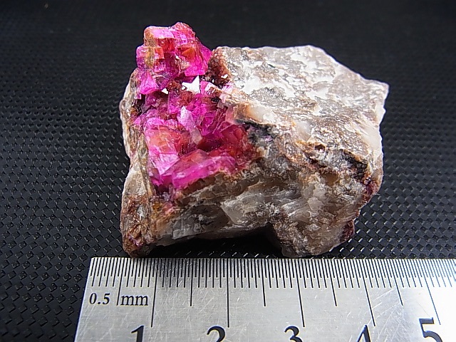 画像: コンゴ産ピンクコバルトカルサイト原石 （直方体/立方体結晶） 51.4g