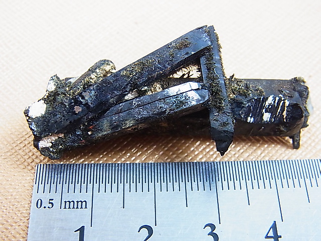 画像: マラウイ・ゾンバ産エジリン原石 12.2g