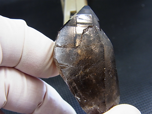 画像: ノルウェー産スモーキークオーツ（ケアンゴーム）原石 33.5g