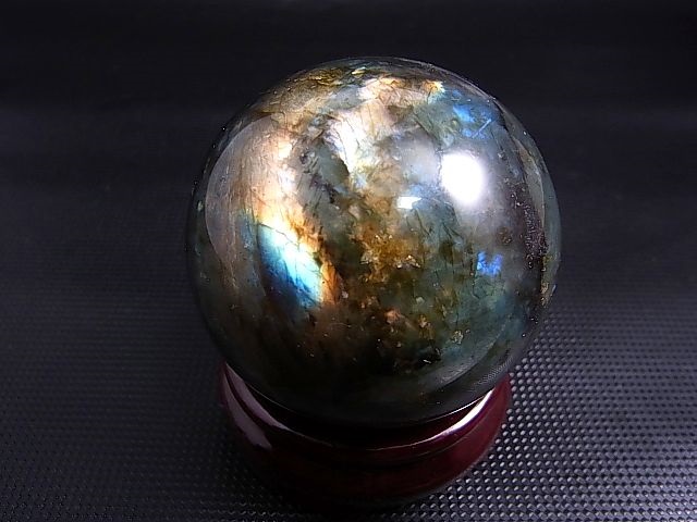 画像: マダガスカル産ラブラドライトSA丸玉（ピンク/ブルー/ハイパースシーン入り） 54mm