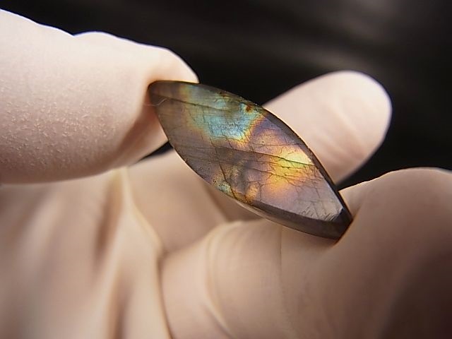 画像: レアカラー：ピンク/パープルシラーラブラドライト研磨タンブル 2.7g