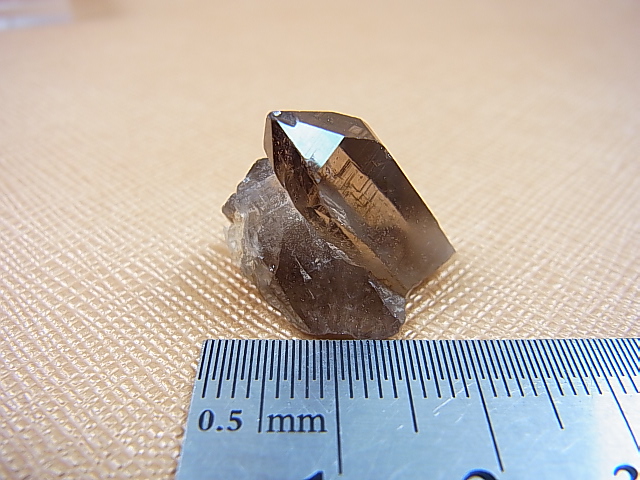 画像: ガウリシャンカール・スモーキークオーツ（連晶） 3.8g