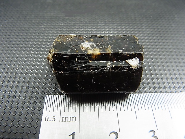 画像: ネパール・ジャジャルコット産ドラバイトトルマリン柱状結晶原石 61.1カラット