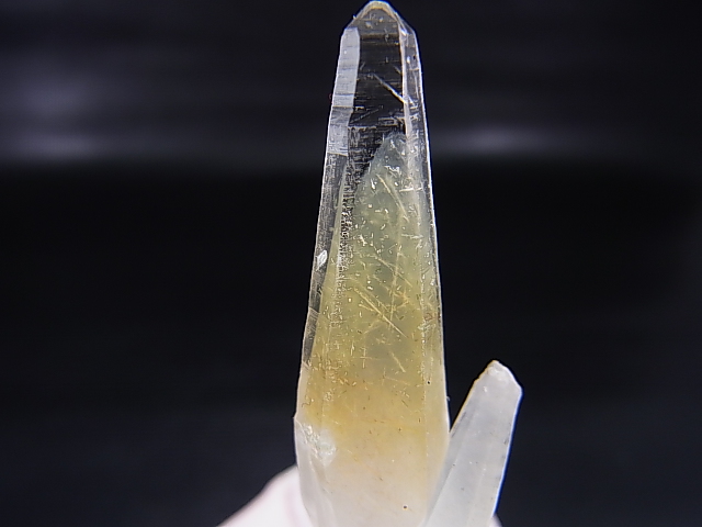 画像: 山梨県水晶峠産トレモライト入り水晶ポイント（連晶） 10.9g