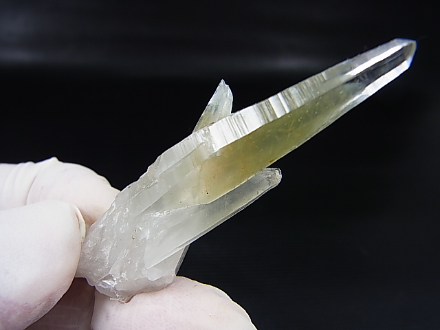 画像: 山梨県水晶峠産トレモライト入り水晶ポイント（連晶） 10.9g