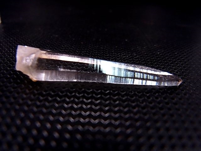 画像: 山梨県水晶峠産ウォータークリア水晶ポイント 1.7g