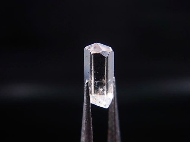 画像2: ミャンマー産フェナカイト柱状結晶原石 1.1カラット