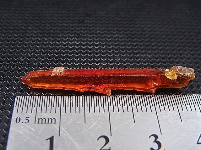 画像: ポーランド産ジンカイト（紅亜鉛鉱）原石 3.1g