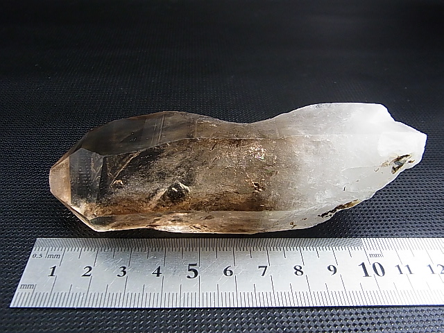 画像: ベトナム・Bac Kan省産クリアスモーキー水晶ポイント（レコードキーパー付き） 178.7g