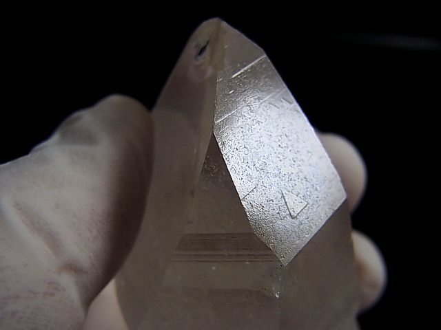 画像2: ベトナム・Bac Kan省産クリア水晶ポイント（レコードキーパー付き） 118.8g