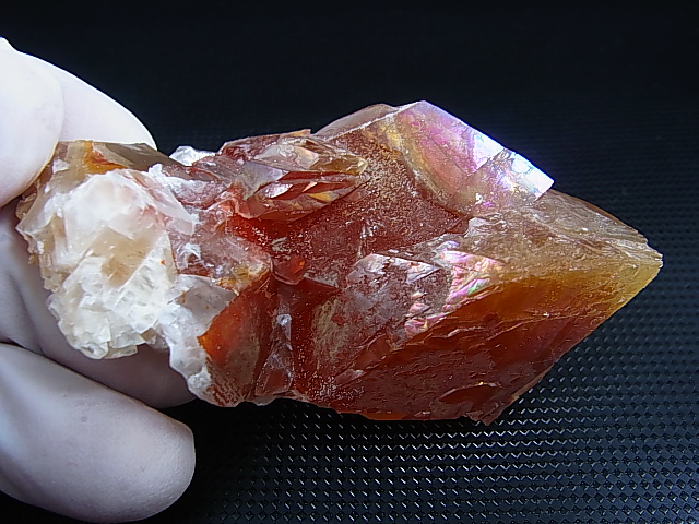 画像: 安徽省産レッドカルサイト原石（犬牙/オーラ被膜着き） 112.2g