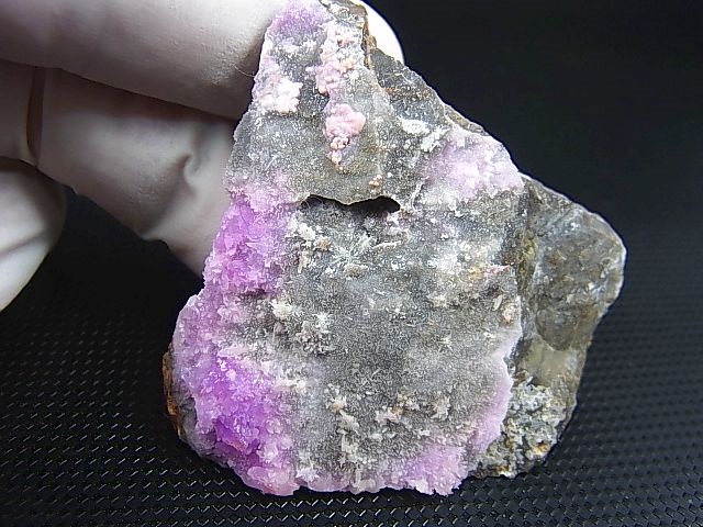 画像: 雲南省産ピンクアラゴナイト原石 66.2g