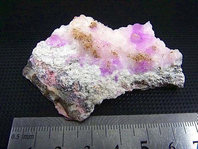 画像: 雲南省産ピンクアラゴナイト原石 31.8g