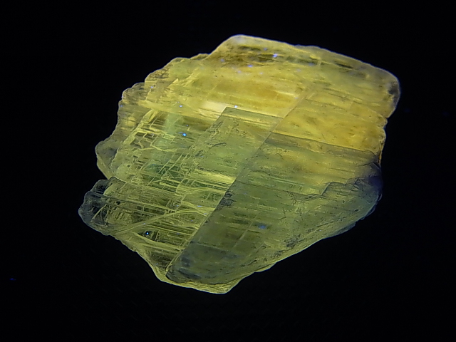 画像: 湖北省産蛍光セレナイト（ジプサム） 18.2g