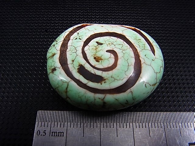 画像: ヴィンテージ：「雪域天珠：老緑色法螺六眼」西蔵（チベット）天珠 約39×34×13mm