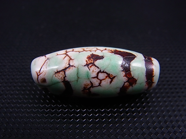 画像2: ヴィンテージ：「雪域天珠：老緑色大鵬鳥」西蔵（チベット）天珠 直径約14.5×36.5mm