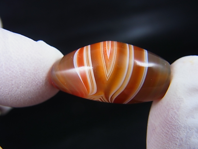 画像1: ブラジル産カーネリアンアゲート現代天珠 直径約13.5×26.5mm