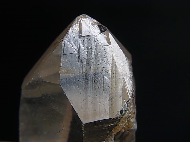 画像1: ベトナム・Bac Kan省産クリア水晶ポイント（レコードキーパー付き） 179.3g