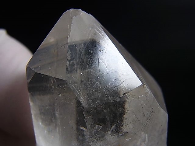 画像: ベトナム・Bac Kan省産クリア水晶ポイント（レコードキーパー付き） 67.2g