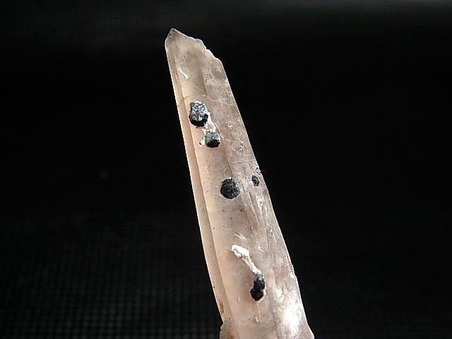 画像2: 内モンゴル産アイアンローズ付きピンク水晶（レーザー型） 9.0g