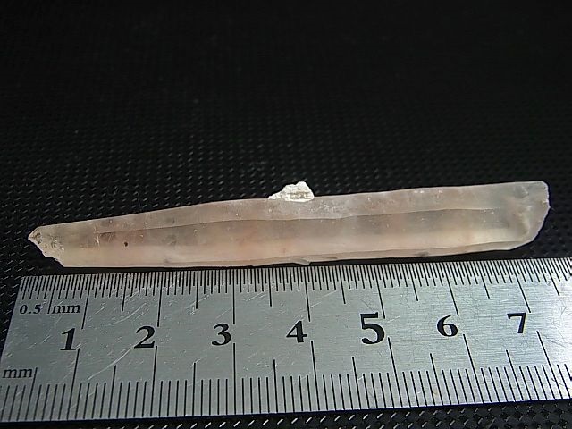 画像: 内モンゴル産アイアンローズ付きピンク水晶（レーザー型） 9.0g