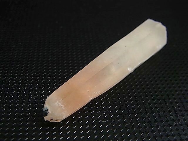 画像: 内モンゴル産アイアンローズ付きピンク水晶（レーザー型） 8.7g