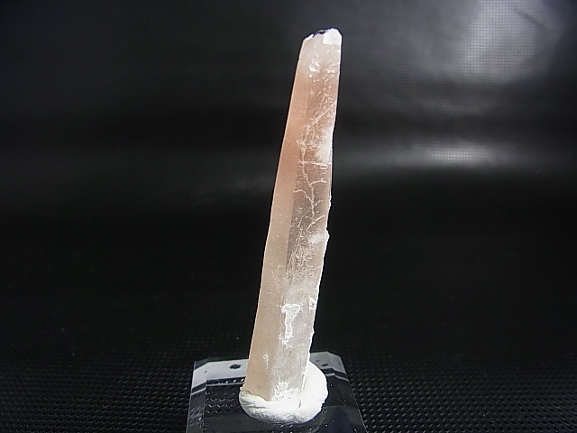 画像: 内モンゴル産アイアンローズ付きピンク水晶（レーザー型） 8.7g