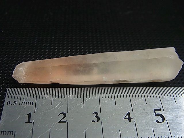 画像: 内モンゴル産アイアンローズ付きピンク水晶（レーザー型） 8.7g