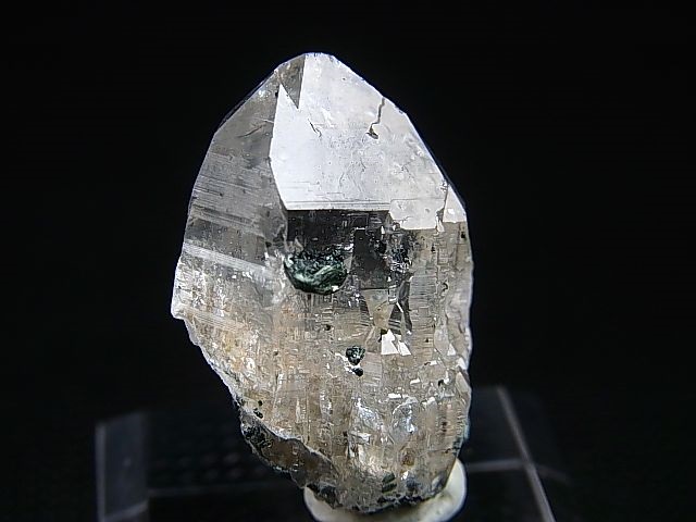 画像: ガネーシュヒマール・ラパ産水晶原石（フックサイト＆バイオタイト/付着・内包） 6.3g