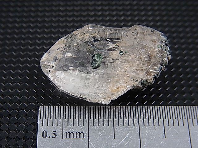 画像: ガネーシュヒマール・ラパ産水晶原石（フックサイト＆バイオタイト/付着・内包） 6.3g