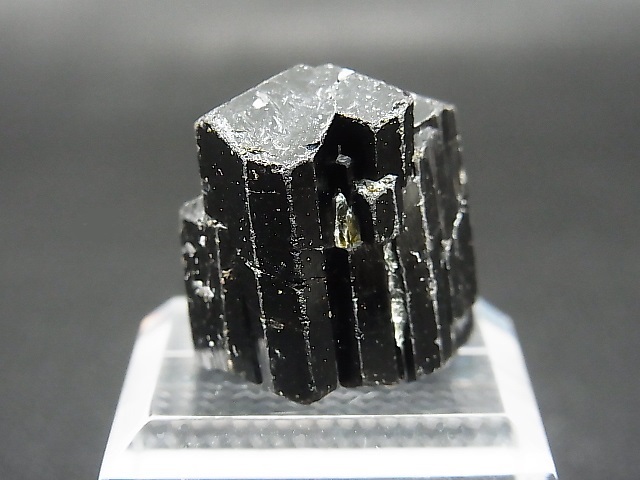 画像: ネパール・ジャジャルコット産ドラバイトトルマリン柱状結晶原石（連晶） 67.9カラット