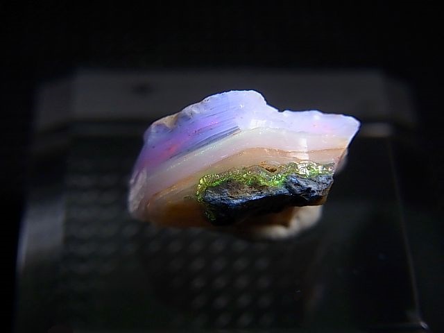 画像: Hokkaidoite北海道然別湖産蛍光オパール原石 0.9g