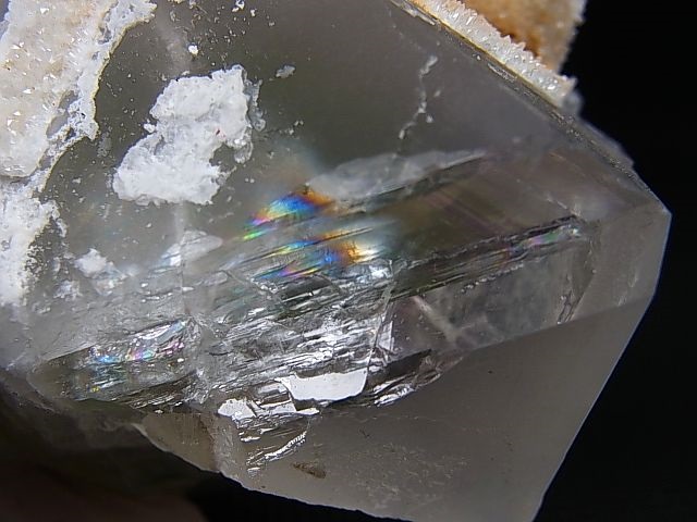 画像: ベトナムBac Kan産強蛍光フローライト原石（八面体結晶） 215.5g