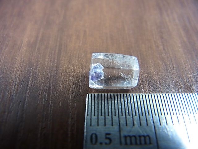 画像: マダガスカル産フローライトインクオーツ研磨原石 0.3g