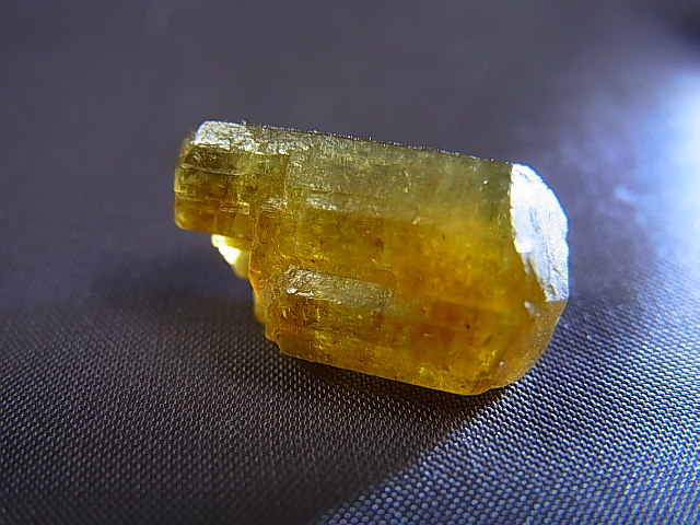 画像: ネパール・ジャジャルコット産ドラバイトトルマリン柱状結晶原石（両錐/連晶） 10.8カラット