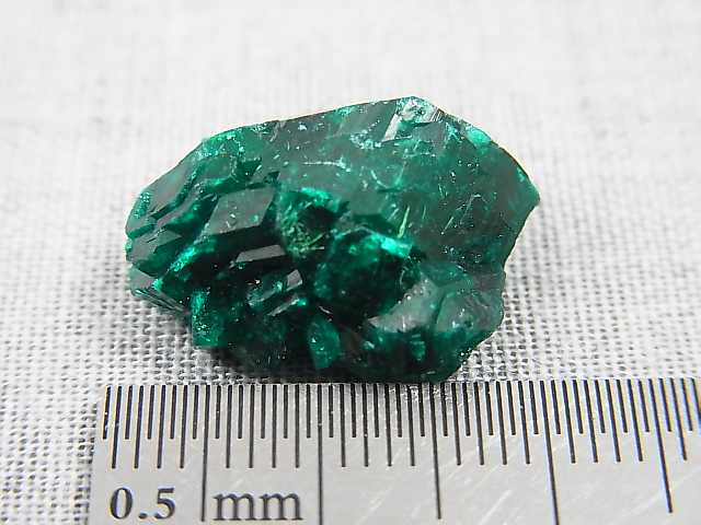 画像: コンゴ産ダイオプテーズ原石（大粒結晶） 3.3g