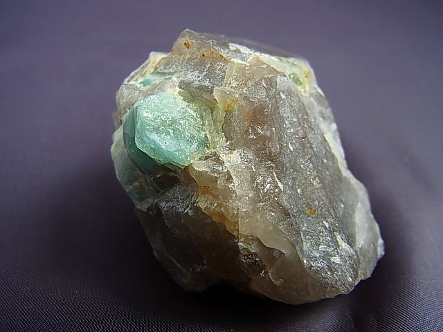 画像: ベトナム・タインホア産アクアマリン付き水晶 52.6g