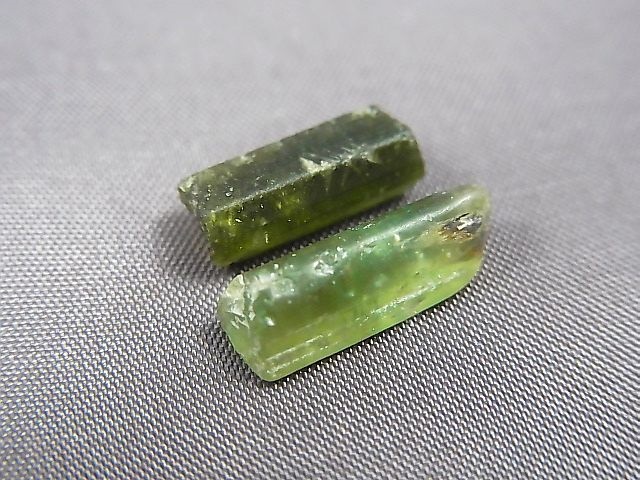 画像: ベトナムMinh Tien産グリーントルマリン結晶原石 2点セット トータル 3.7カラット