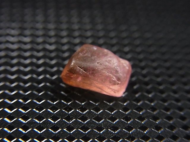 画像: ベトナムMinh Tien産ピンクトルマリン結晶原石 2.0カラット