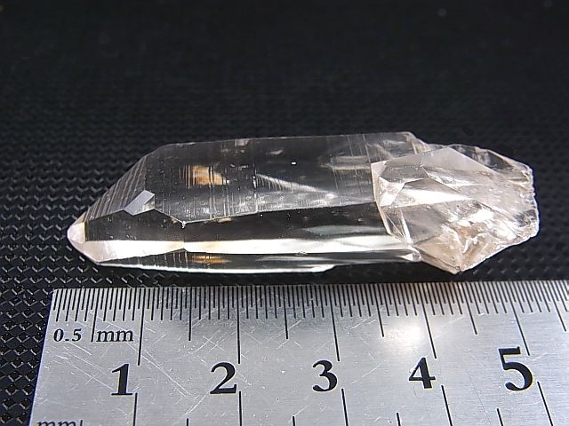 画像: スウェーデン・イェムトランド産ウォータークリア水晶ポイント 15.3g
