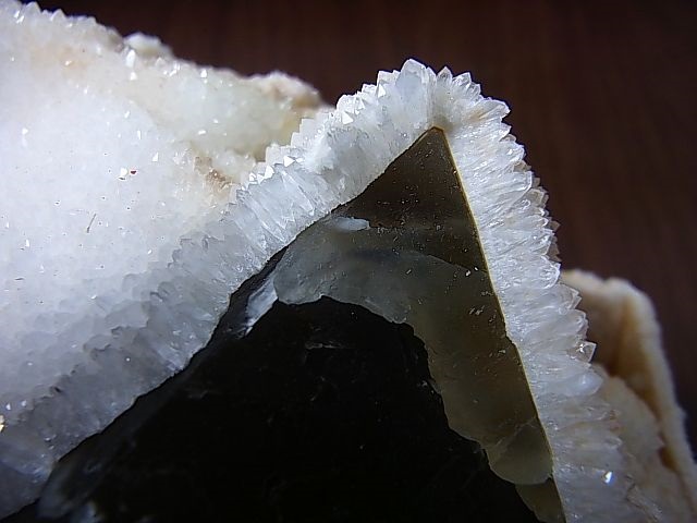 画像: キャビネットサイズ：ベトナム産八面体グリーンフローライト原石（ドゥルージ水晶皮膜） 1,501.4g