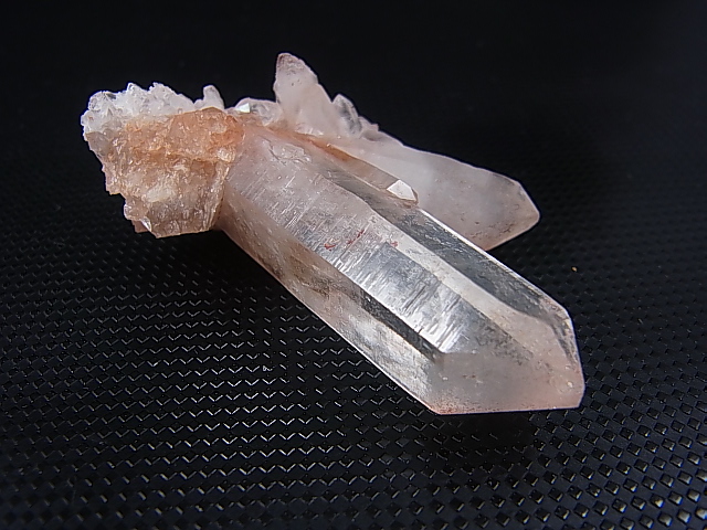 画像: インド・マニカラン産サマディーピンク水晶（連晶） 26.7g