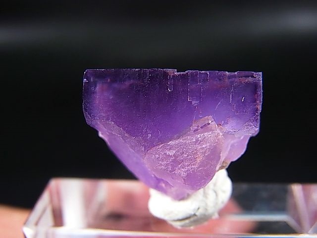 画像: スペイン・アストゥリアス産パープルフローライト原石（赤蛍光） 8.7g